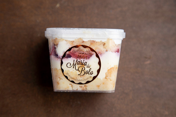 Bolo Frutas Vermelhas e Creme